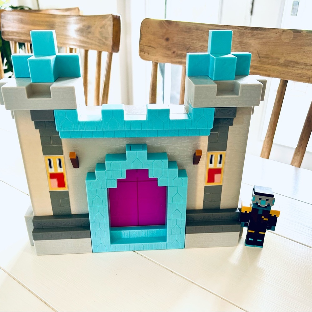 Minecraft Creator Series Party Palace